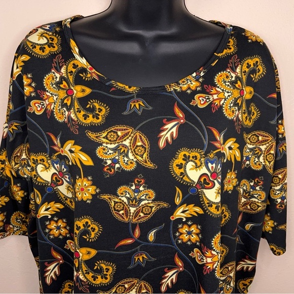 New Small LuLaRoe Black Gold Paisley Print Tee Irma Colorful Stretch Oversized - Picture 7 of 16